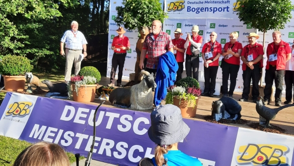 Speckbachpelzer Bogenschützen stellen sich bei Deutscher Meisterschaft 3D WA in Celle der Herausforderung